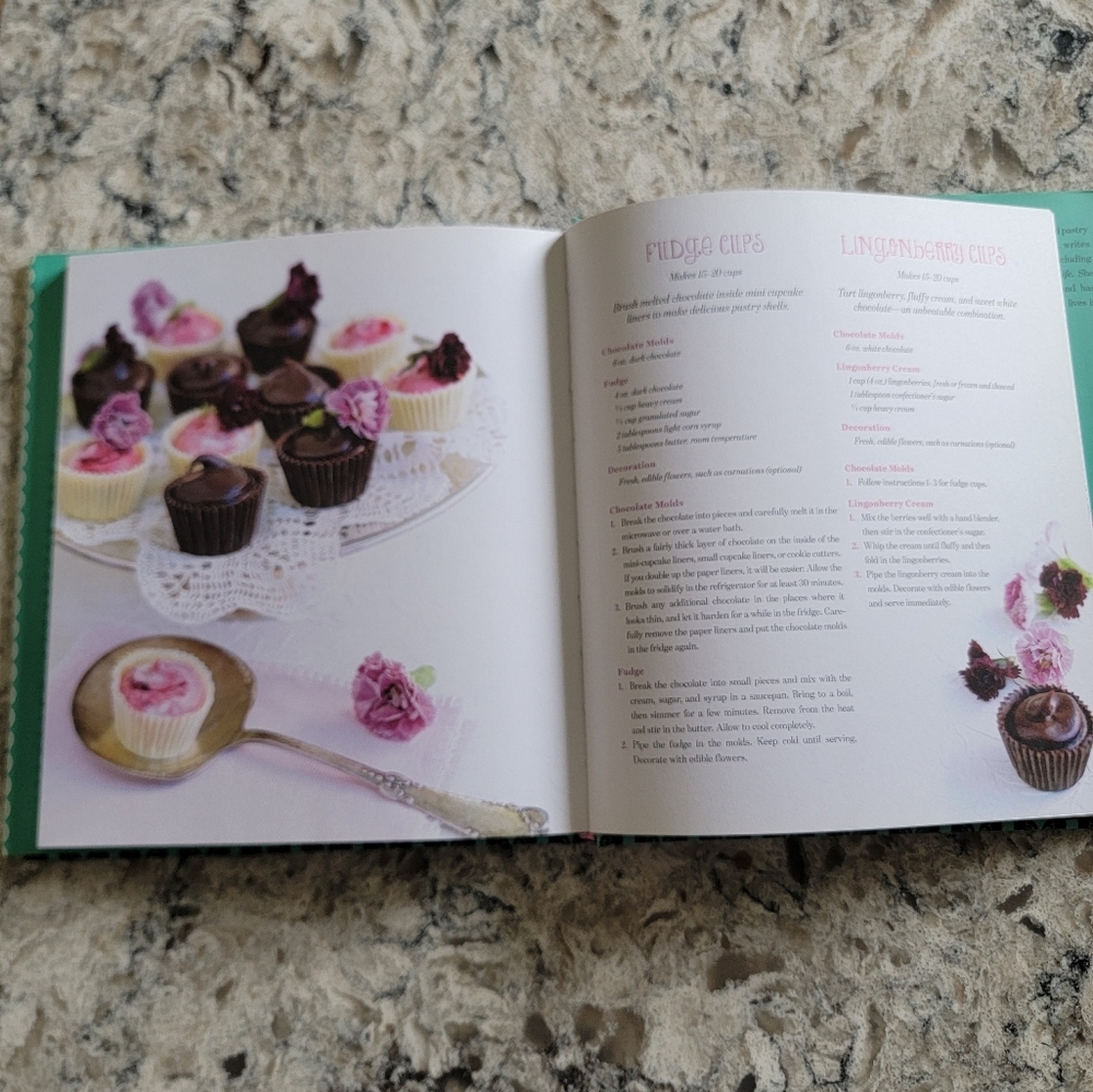Brand New Macarons, Cupcakes & Cake Pops Book - Bundle for 3 or 4/$15 pricing! - Picture 3 of 4